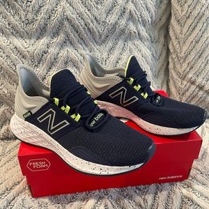 New Balance Roav Fresh Foam Running Shoes in Navy Blue